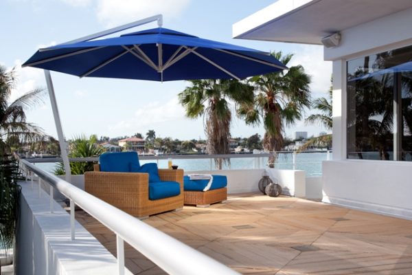 Sonnenschirm-Seitenmastschirm_Amalfi_Caravita_hp_2 Sonnenschirm-Seitenmastschirm_Amalfi_Caravita_hp_2